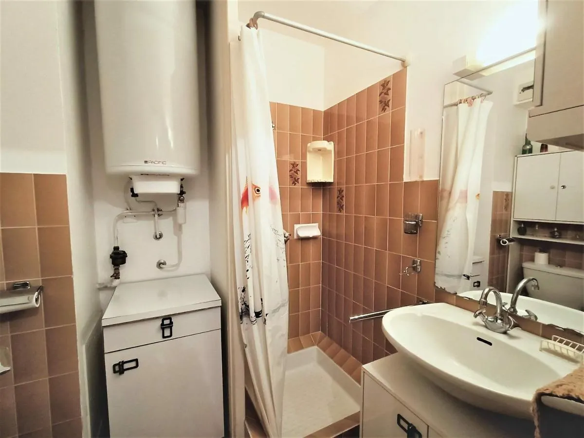 Studio Lumineux Et Fonctionnel Avec Balcon Et Garage, Proche Centre-Ville Et Thermes A Aix-Les-Bains ! - Fr-1-555-1 Apartment